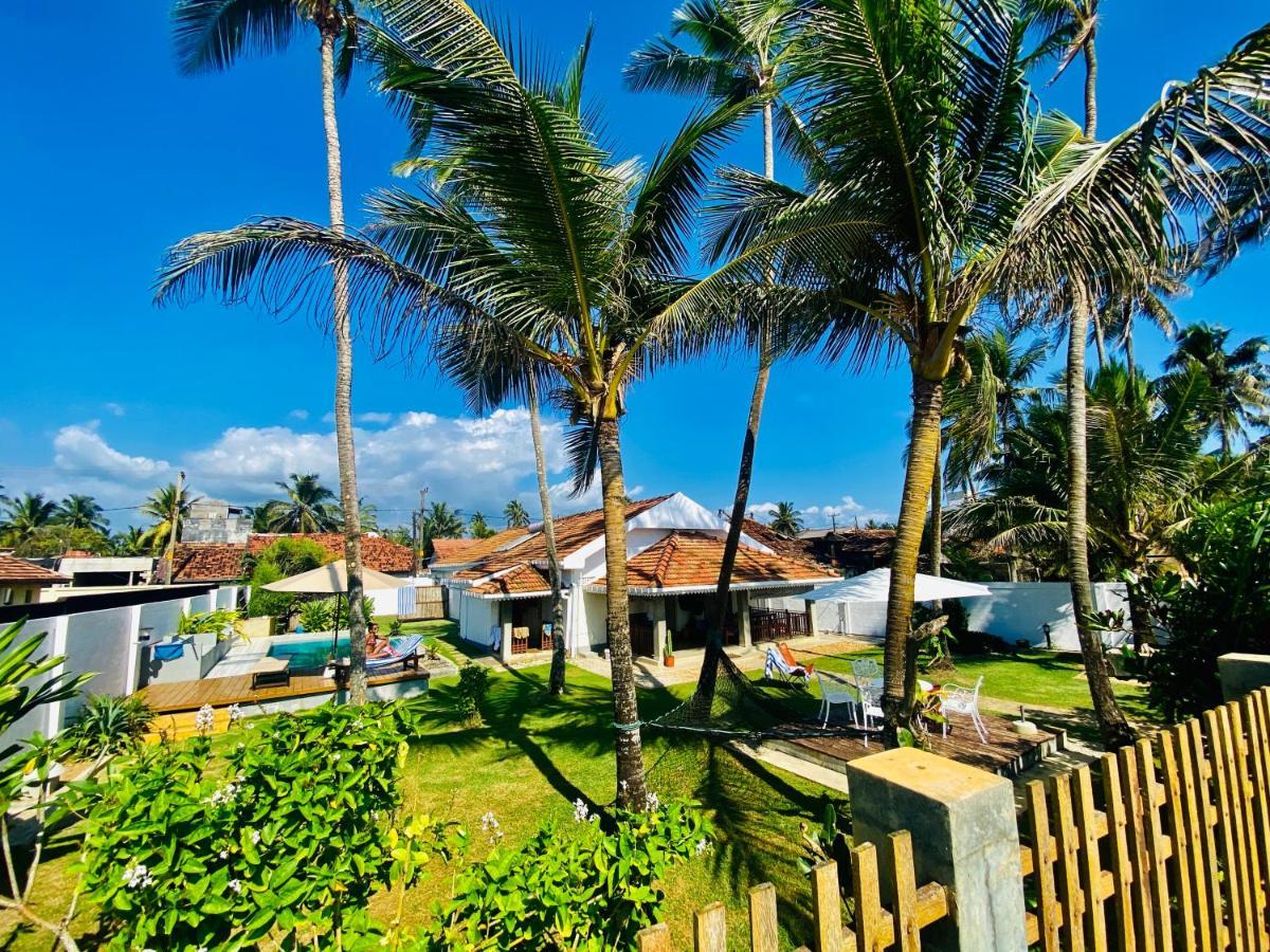 Sunset Haven, Entire Villa, Beachfront, Private Pool * Galle